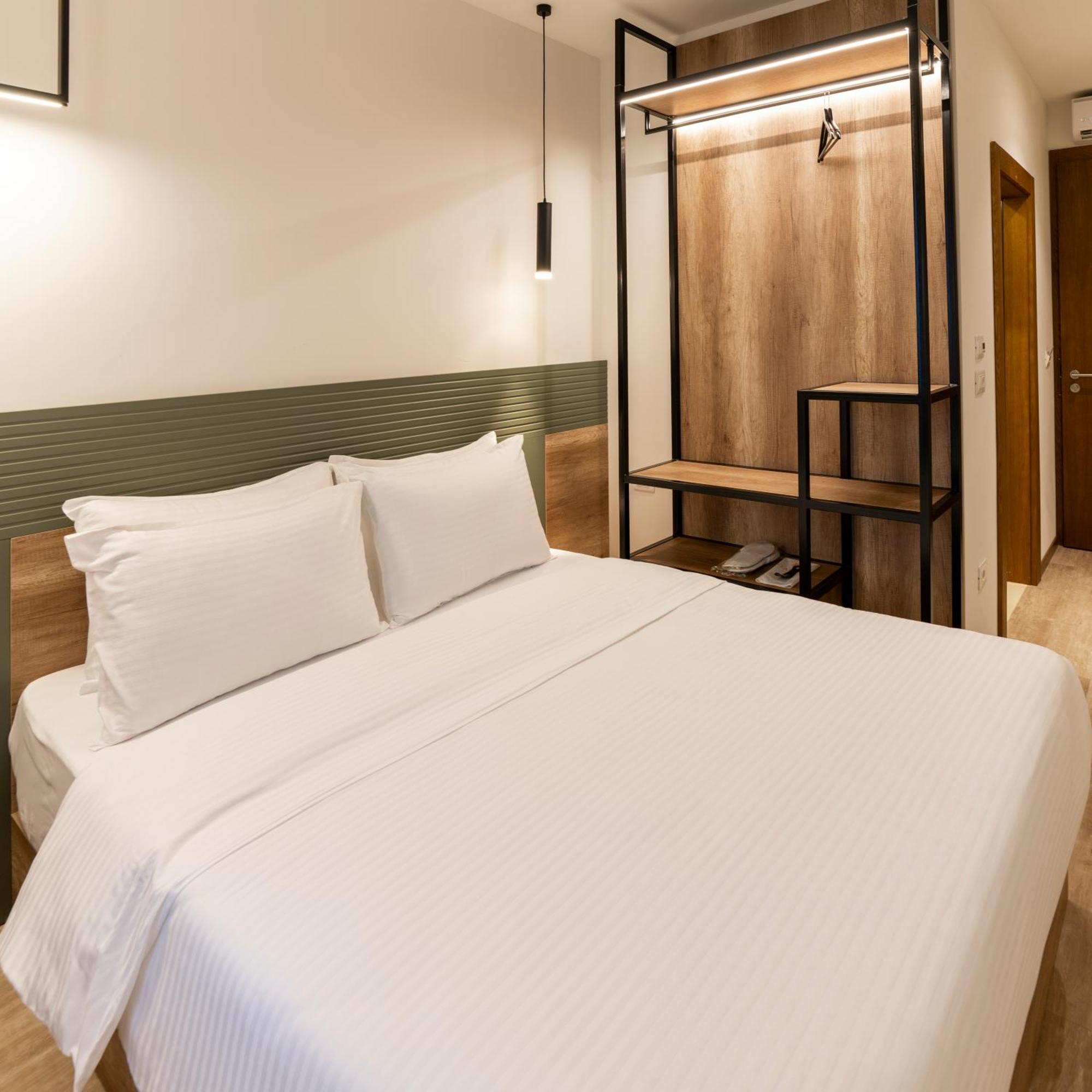 Star Hill Hotel พริสตีนา ภายนอก รูปภาพ
